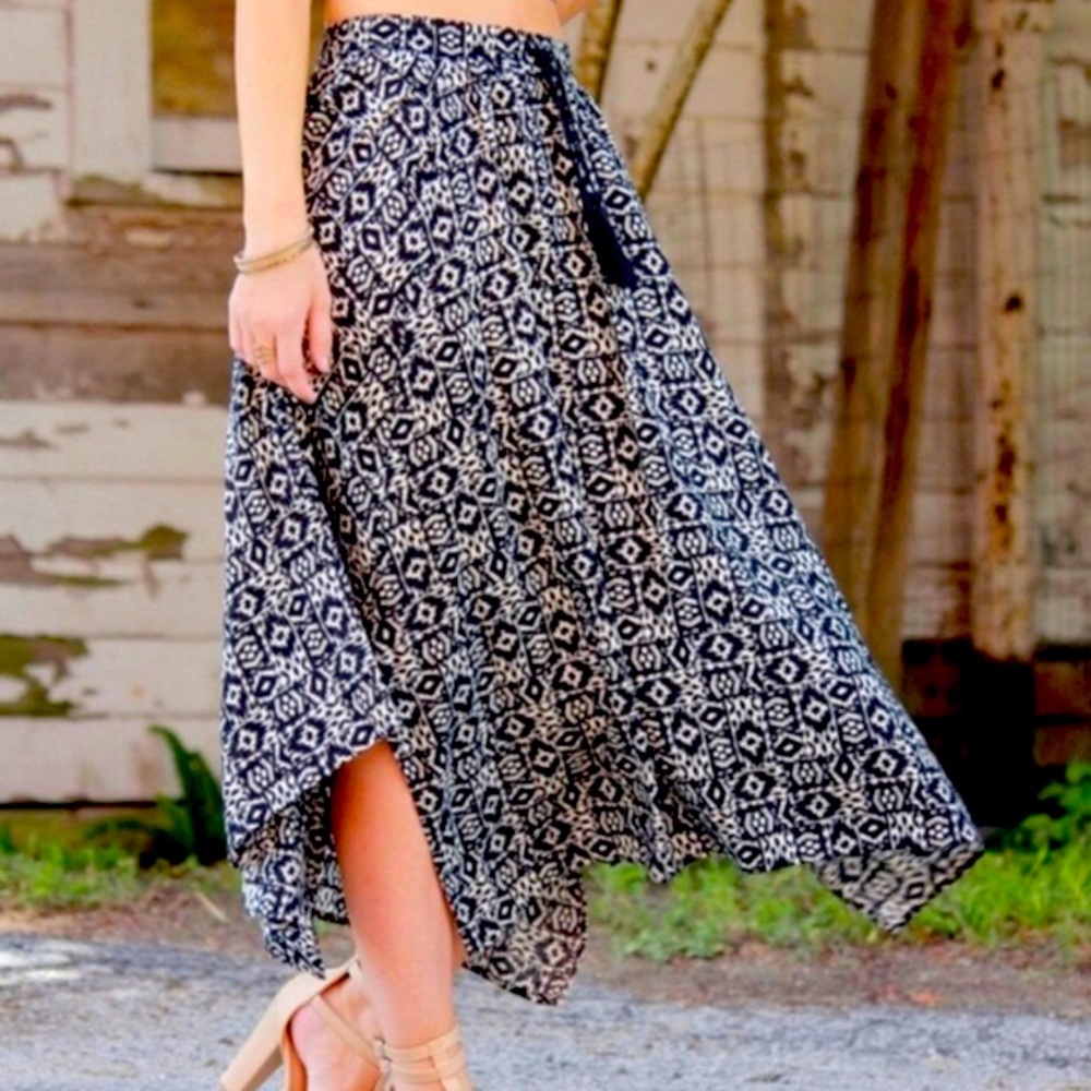 Black & White Boho Hollister Midi Skirt